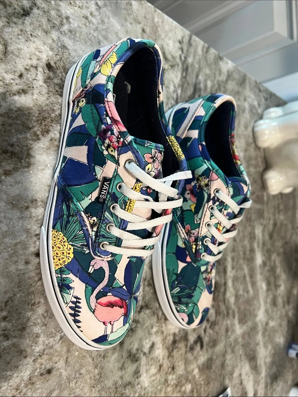 Vans Women’s Tropical Floral & Flamingo shoes - Picture 2 of 7